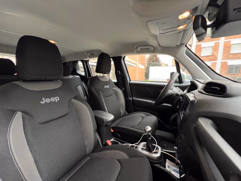 Jeep Renegade - 26