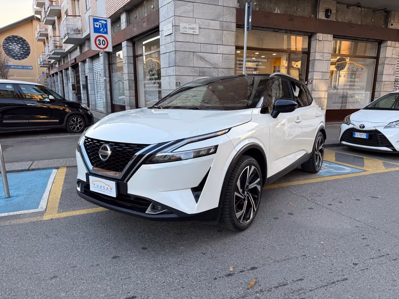 Nissan Qashqai - 1
