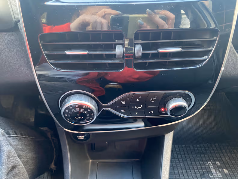 Renault Clio - 16