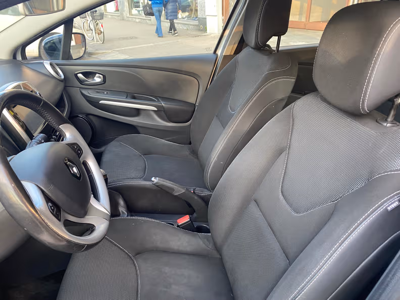 Renault Clio - 11