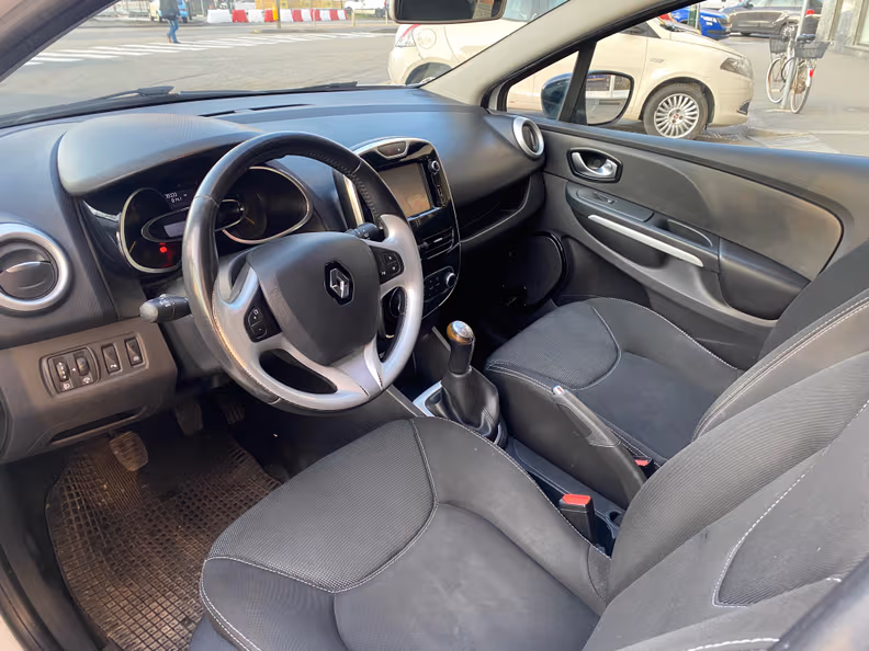 Renault Clio - 12
