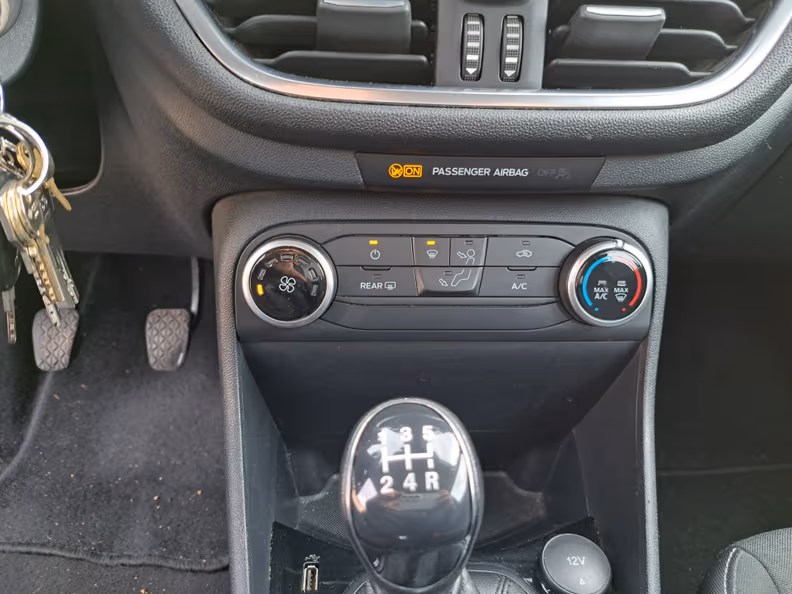 Ford Fiesta - 22