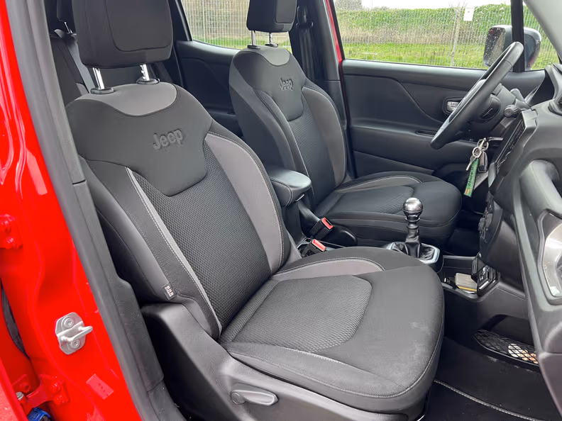 Jeep Renegade - 12