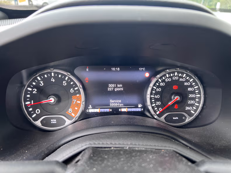 Jeep Renegade - 30