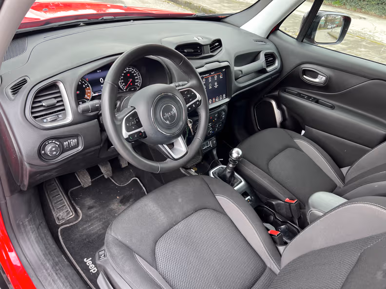 Jeep Renegade - 8