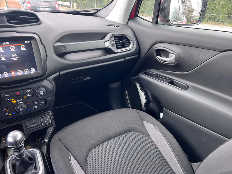 Jeep Renegade - 29