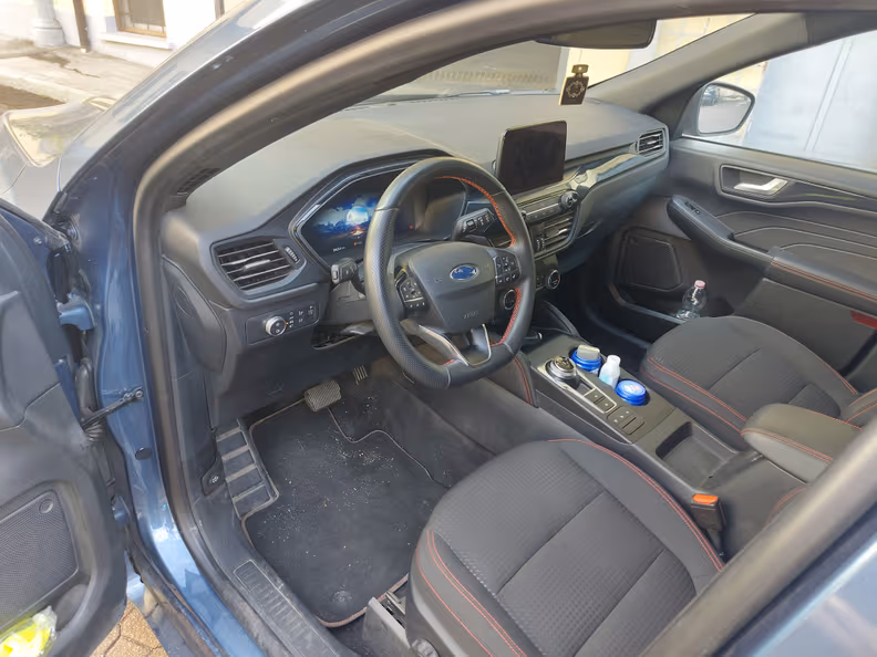 Ford Kuga - 12