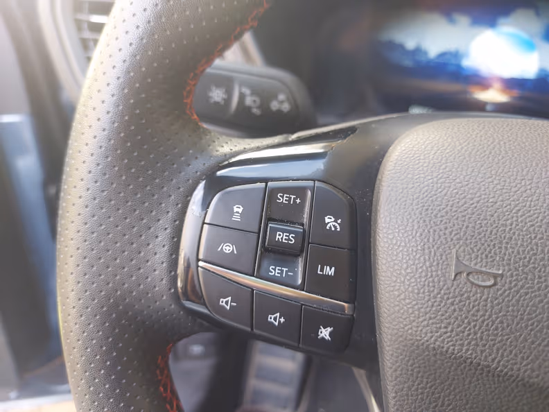 Ford Kuga - 16
