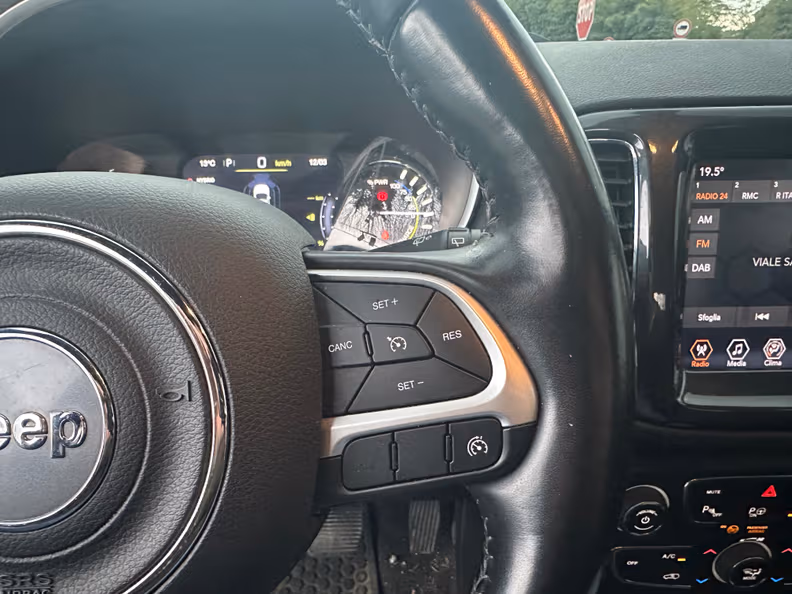 Jeep Compass - 39