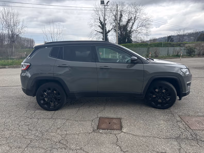 Jeep Compass - 24