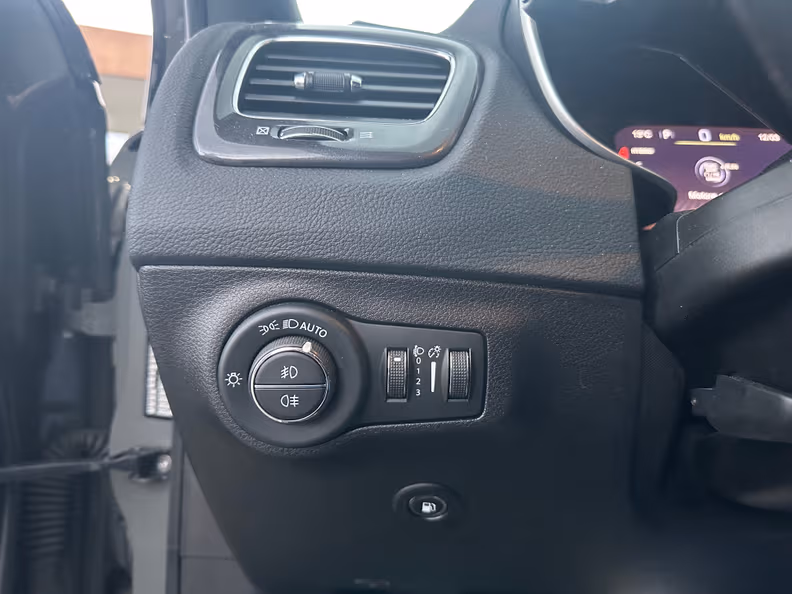 Jeep Compass - 45
