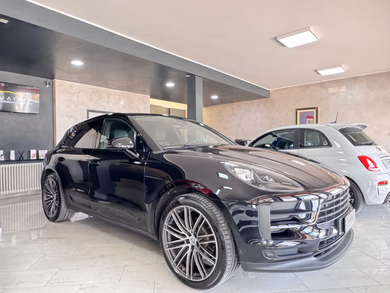 Porsche Macan - 1
