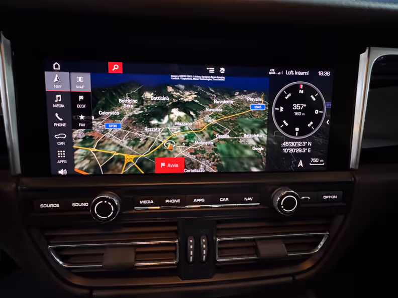 Porsche Macan - 17