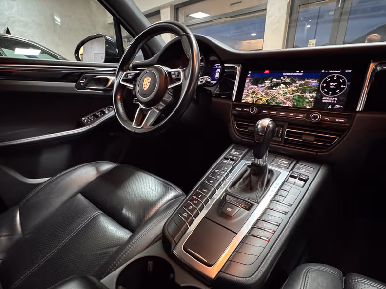 Porsche Macan - 13