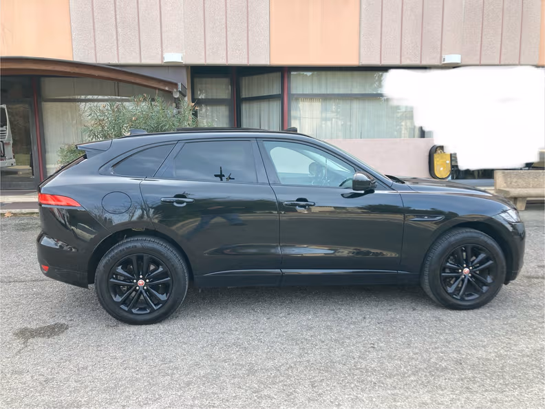 Jaguar F-Pace - 5