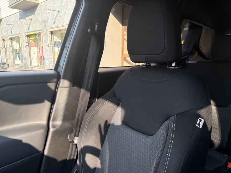 Jeep Renegade - 16