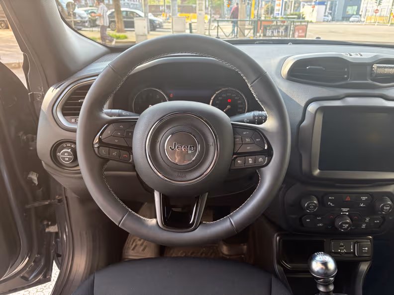 Jeep Renegade - 15