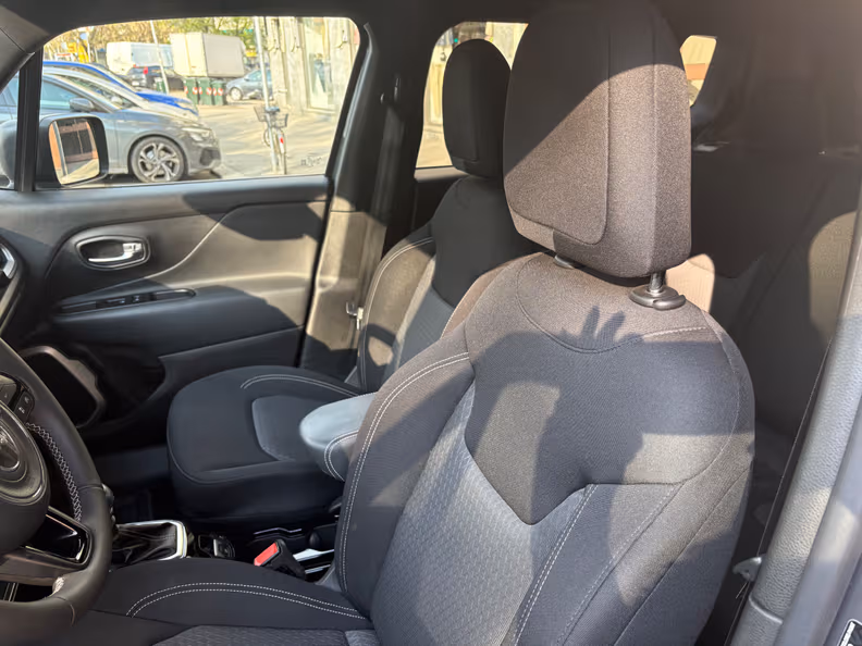 Jeep Renegade - 13