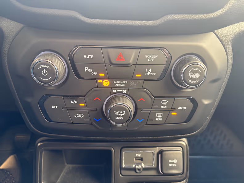 Jeep Renegade - 30