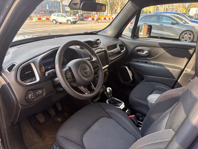 Jeep Renegade - 14