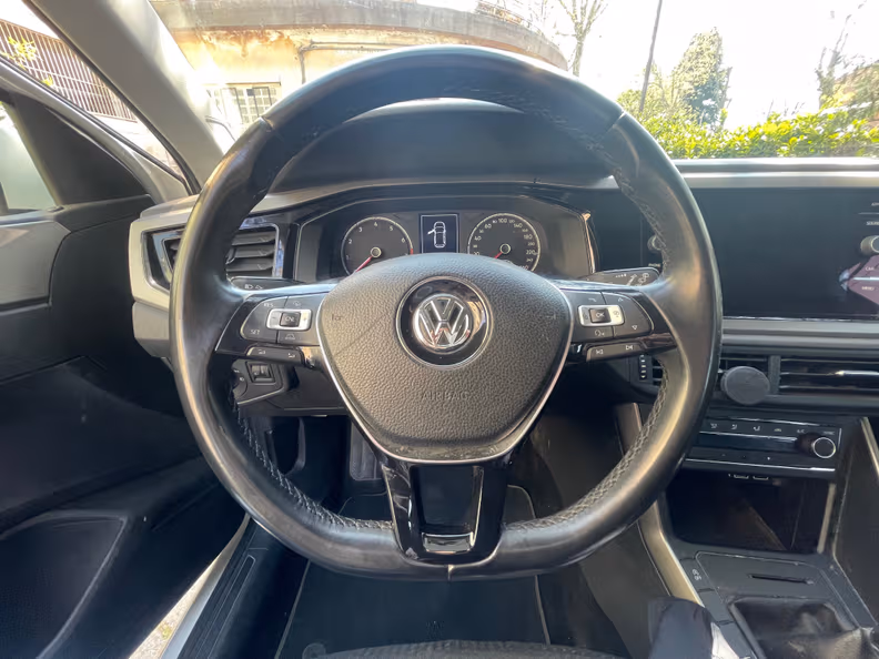 Volkswagen Polo - 11