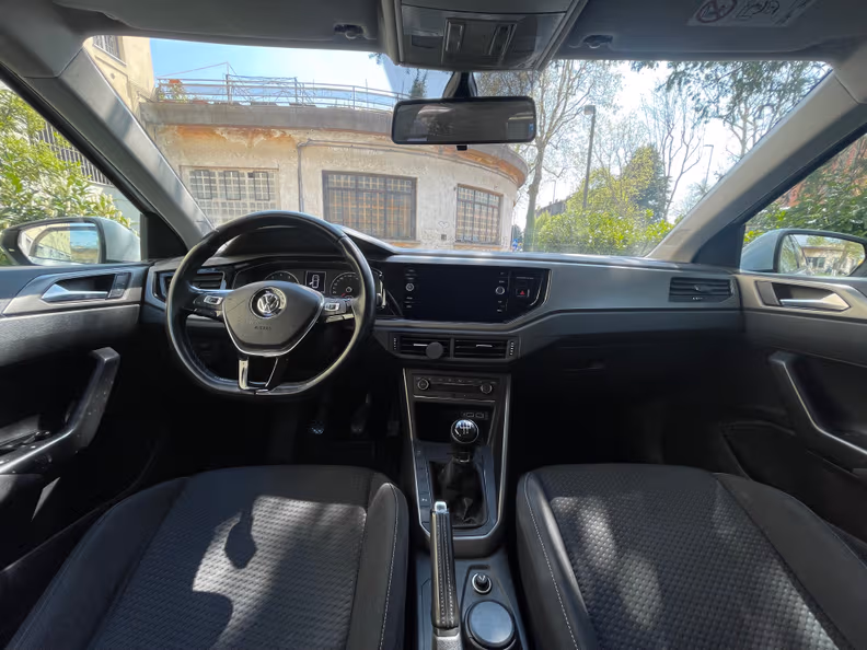 Volkswagen Polo - 12