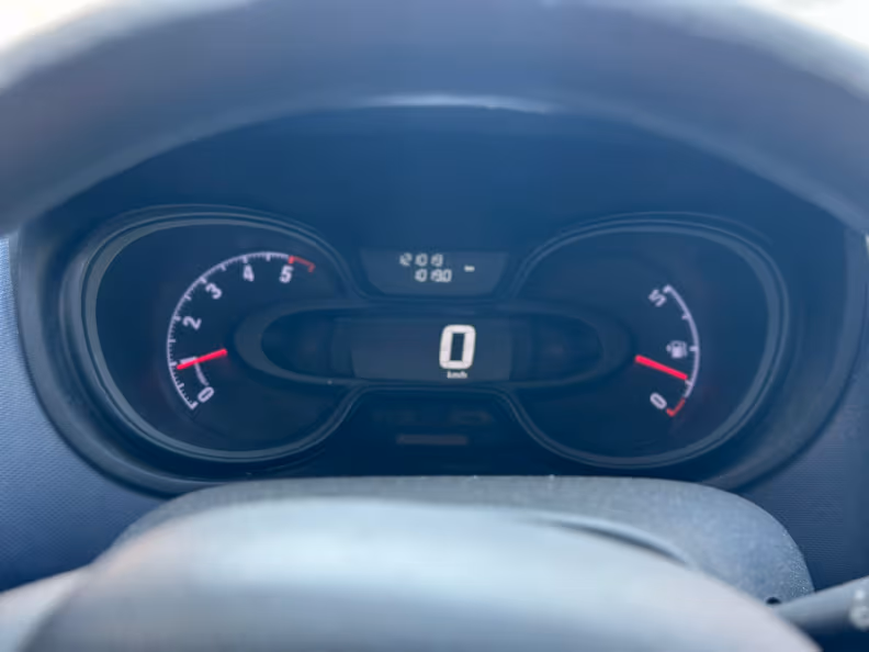Opel Vivaro - 8