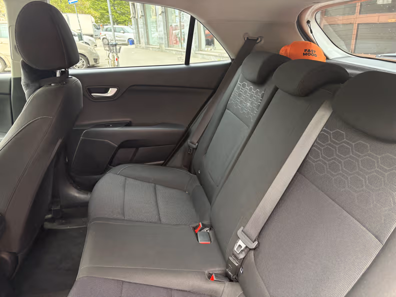 Kia Rio - 22