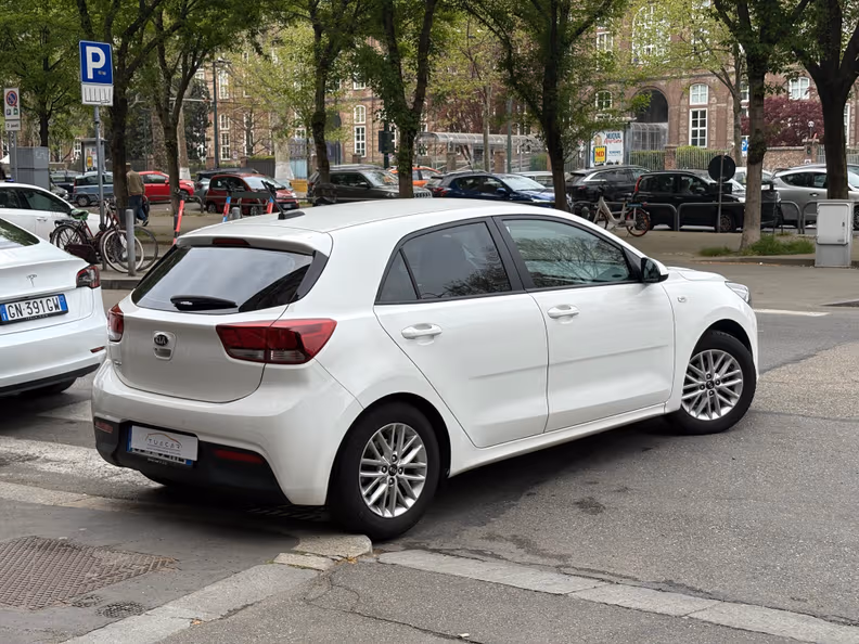 Kia Rio - 5