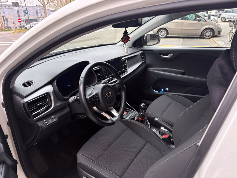 Kia Rio - 14