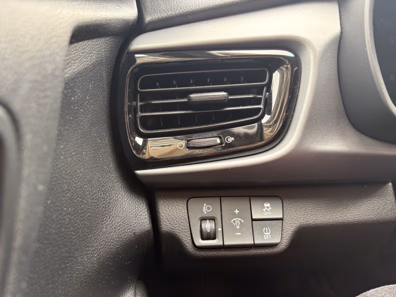 Kia Rio - 26