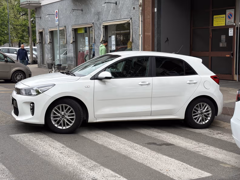 Kia Rio - 8