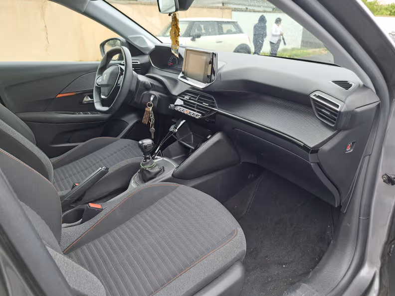 Peugeot 208 - 27