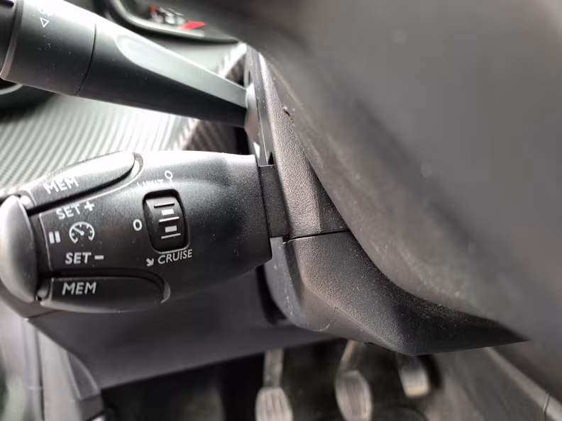 Peugeot 208 - 21