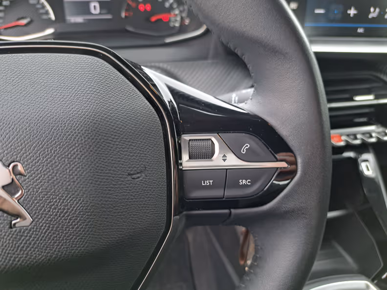 Peugeot 208 - 20