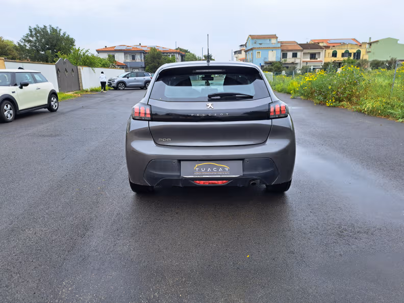 Peugeot 208 - 6