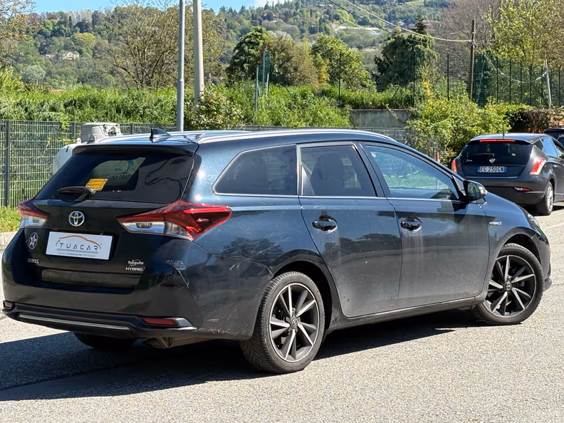 Toyota Auris - 4