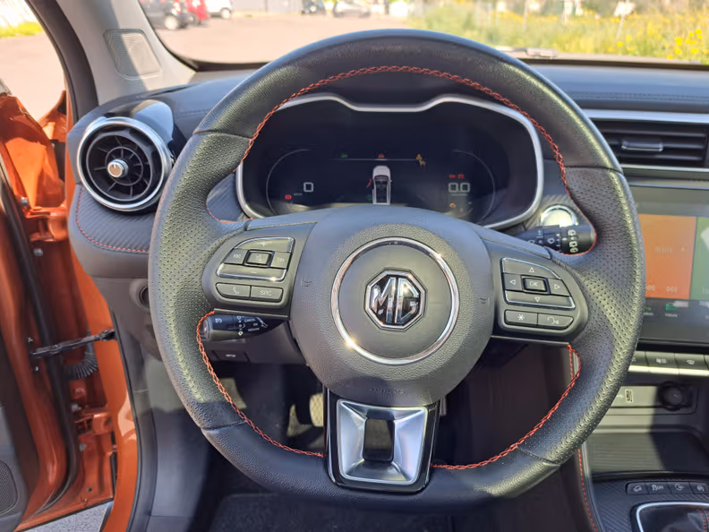 MG ZS - 20