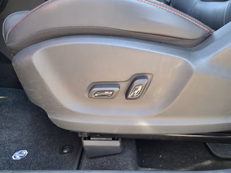 MG ZS - 17