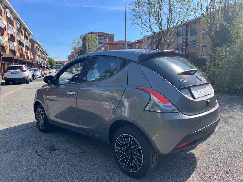Lancia Ypsilon - 10