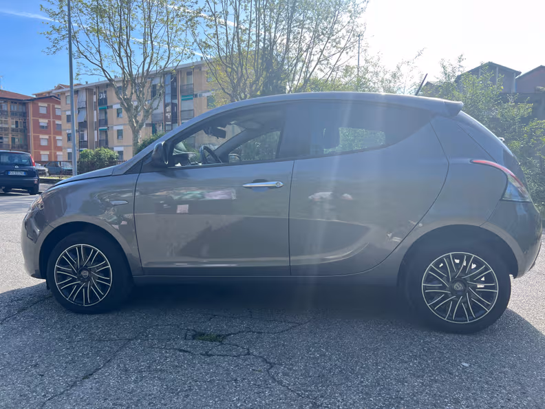 Lancia Ypsilon - 11