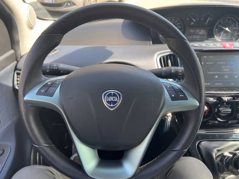 Lancia Ypsilon - 13