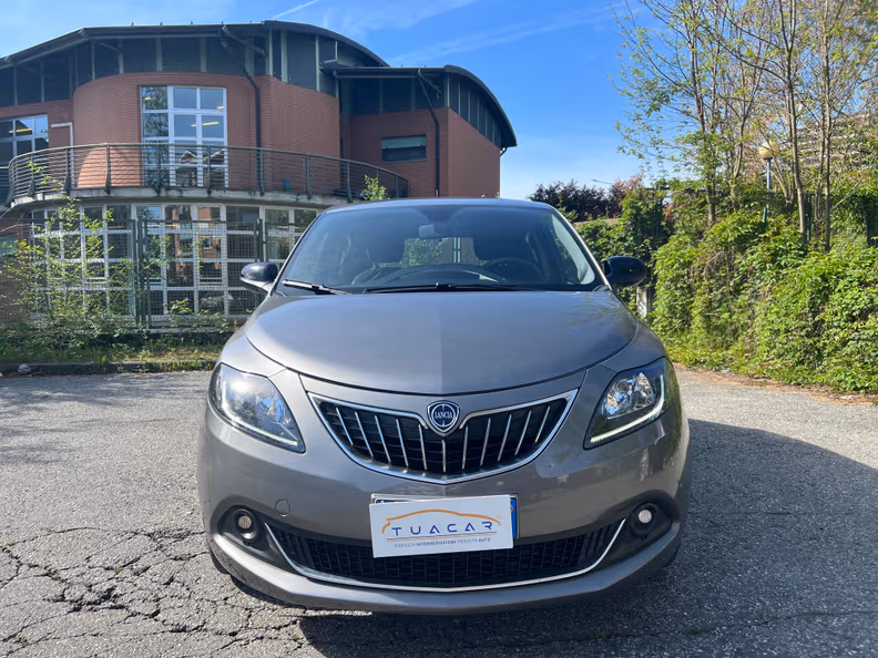 Lancia Ypsilon - 2