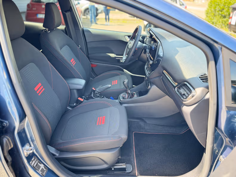 Ford Fiesta - 25