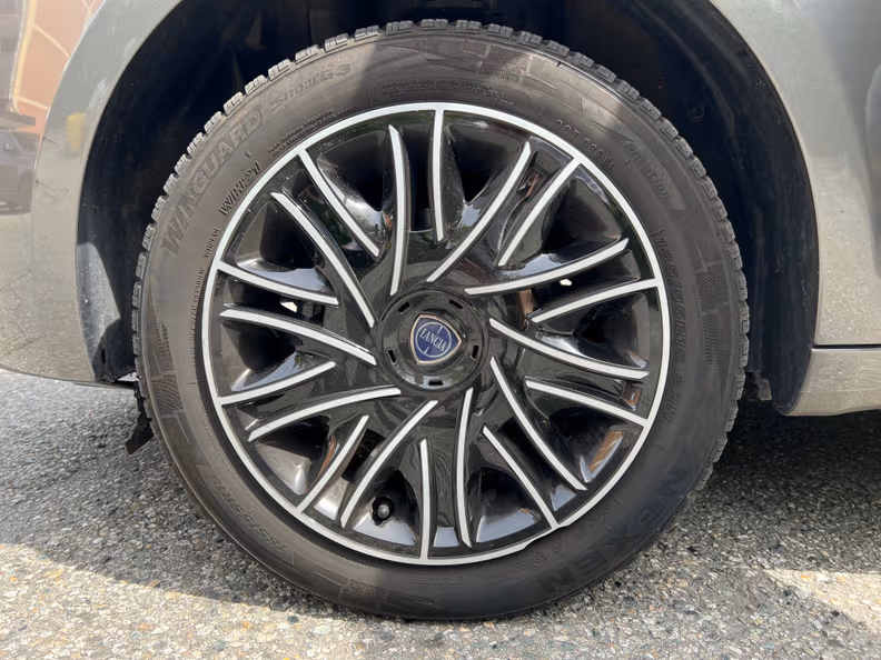 Lancia Ypsilon - 24