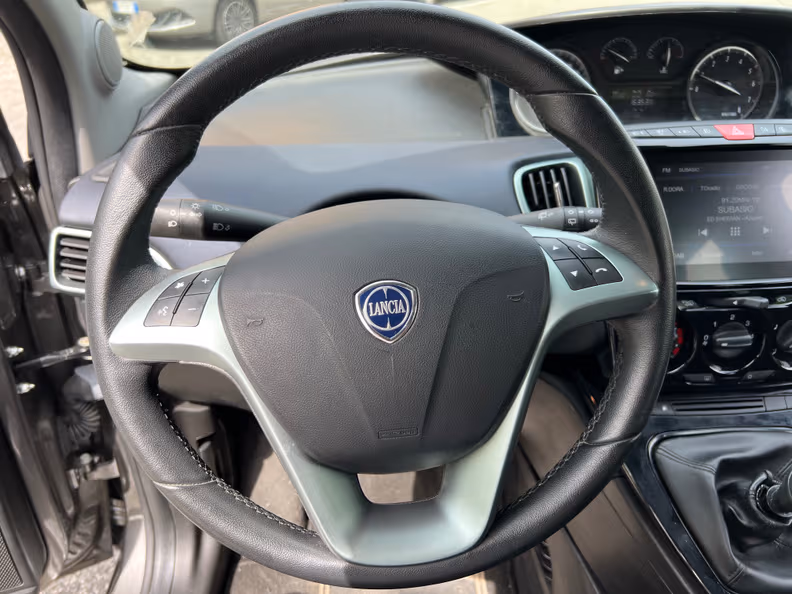 Lancia Ypsilon - 11
