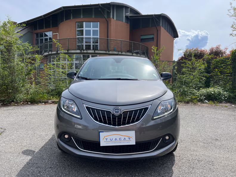 Lancia Ypsilon - 2