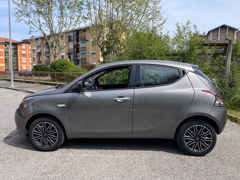 Lancia Ypsilon - 9