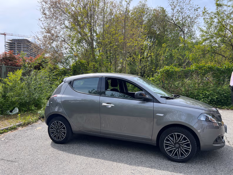 Lancia Ypsilon - 5
