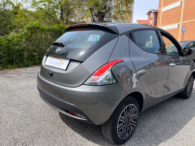 Lancia Ypsilon - 6
